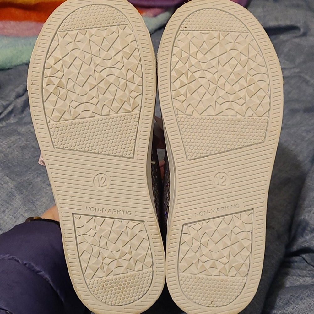 Jo Jo Siwa Sneakers - Picture 3 of 6